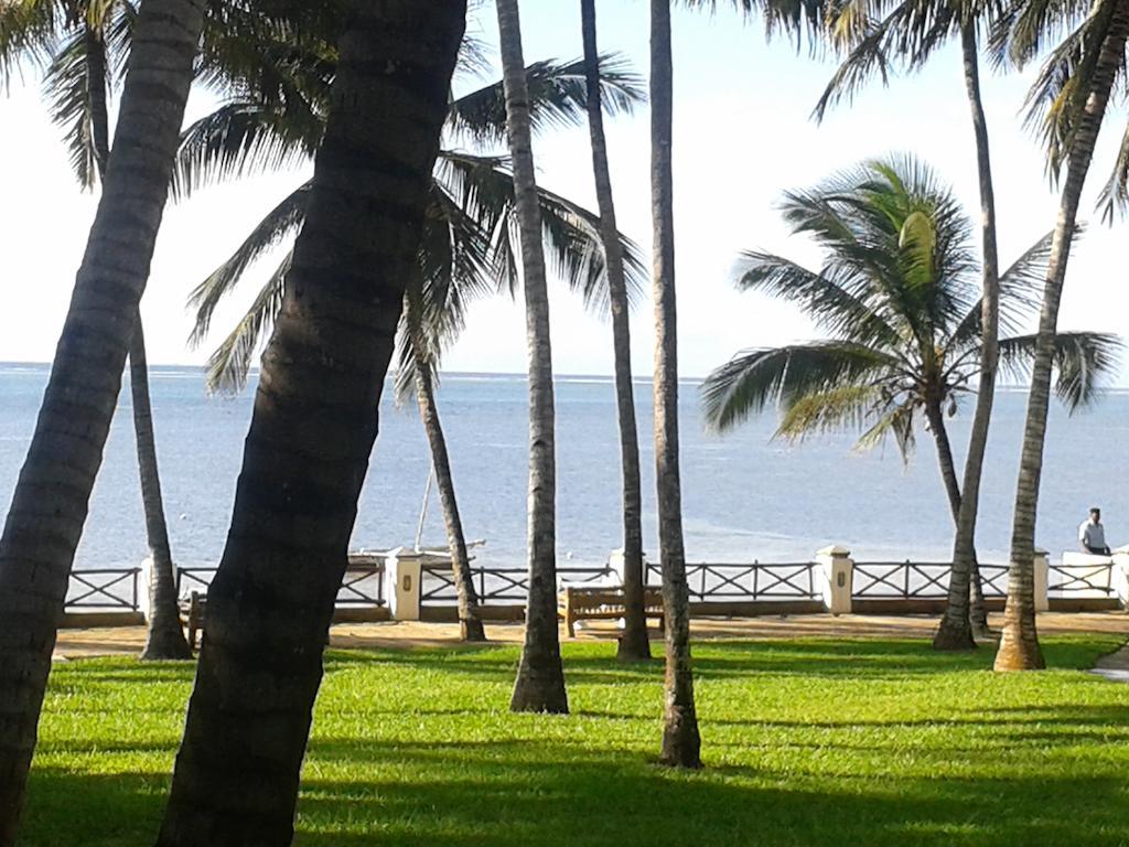 Plaza Beach Hotel Bamburi Exterior photo