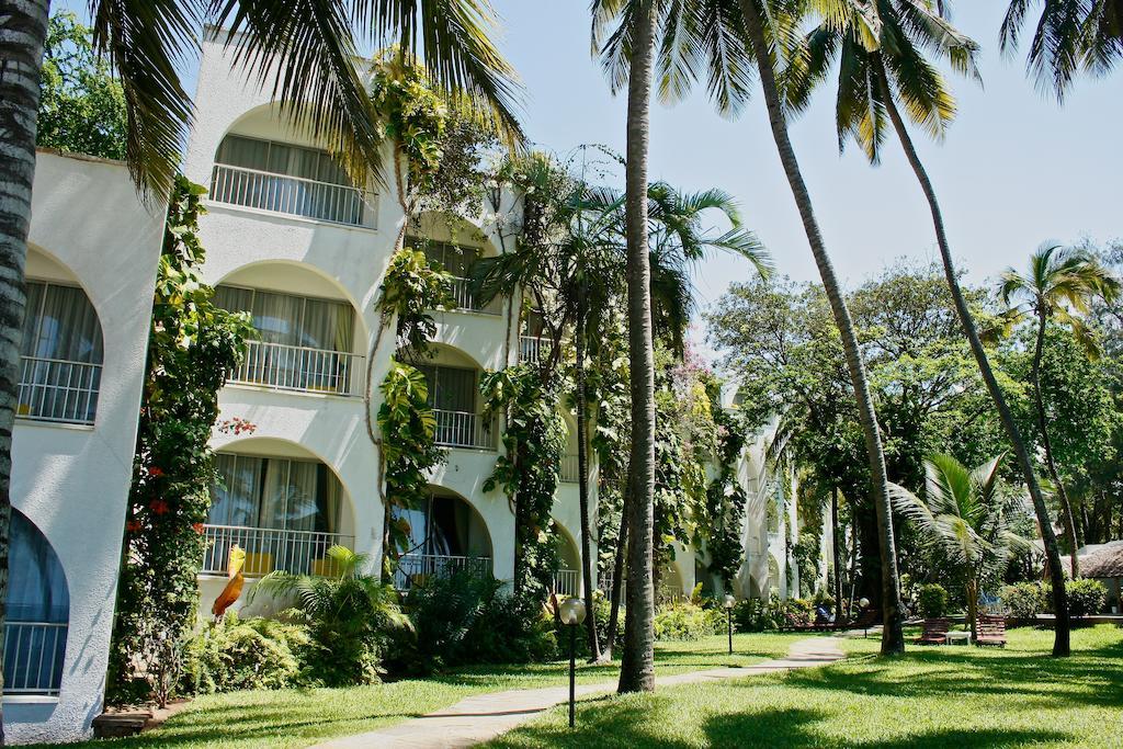 Plaza Beach Hotel Bamburi Exterior photo